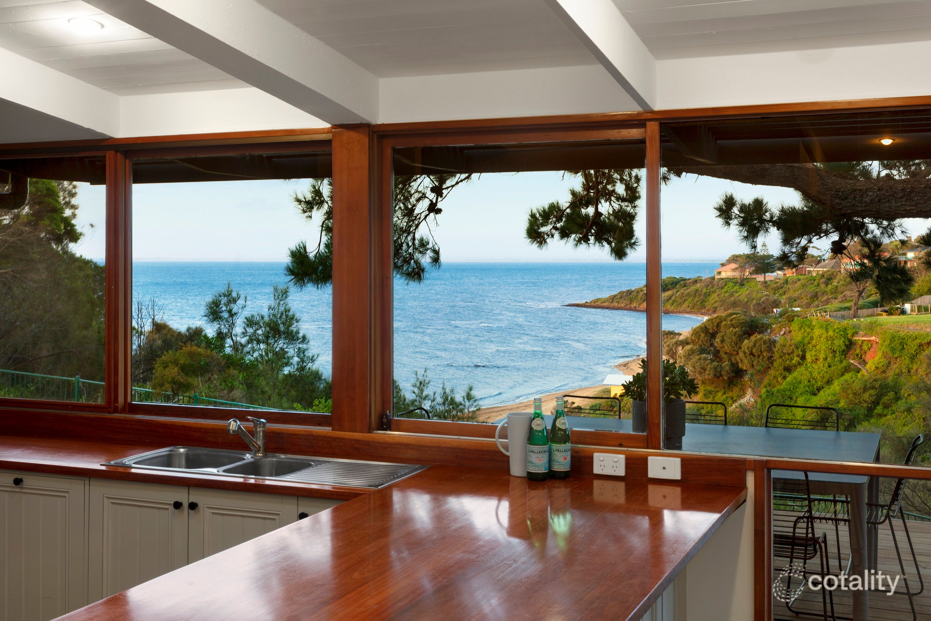 19-20 Earimil Dr, Mount Eliza, VIC 3930