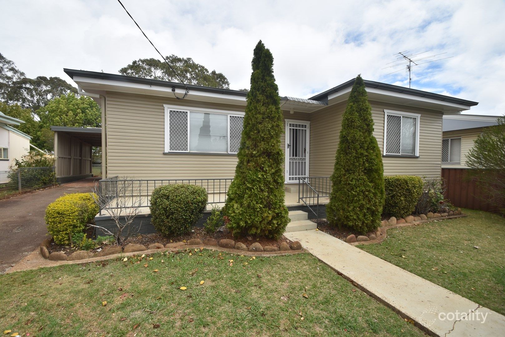 30 Weetwood St, Newtown, QLD 4350