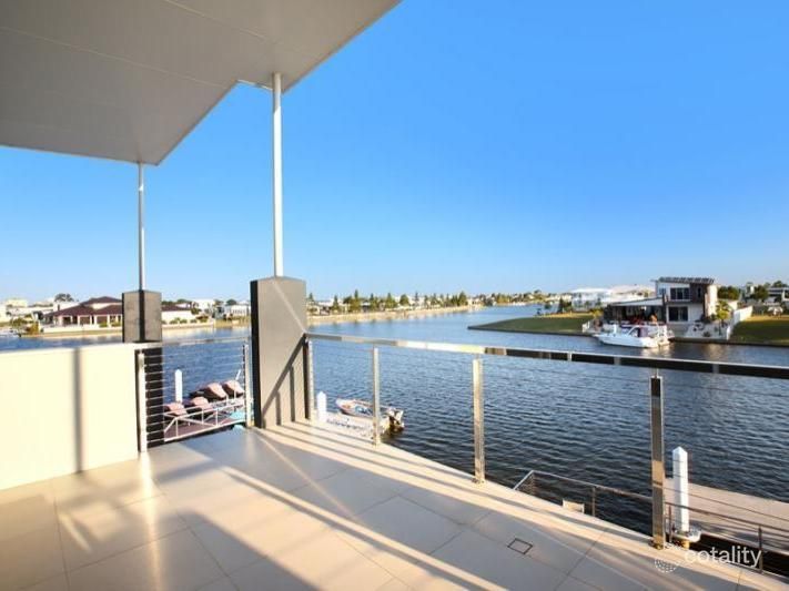 4 Rainbow Lane, Pelican Waters, QLD 4551