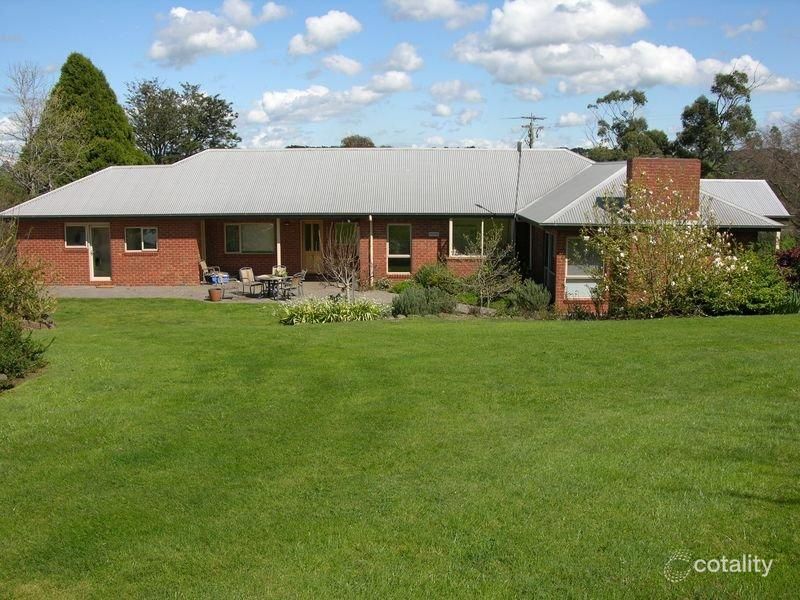 976 East West Rd, Darnum, VIC 3822