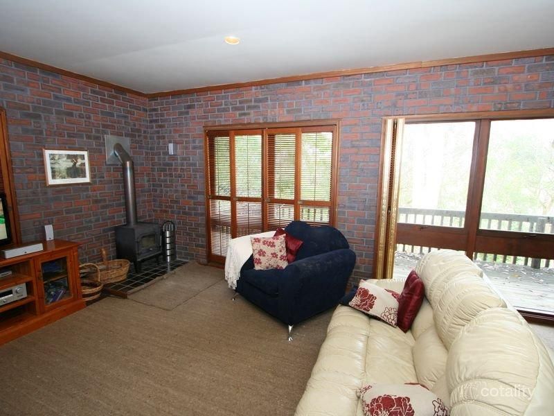 80 Coal Point Rd, Coal Point, NSW 2283