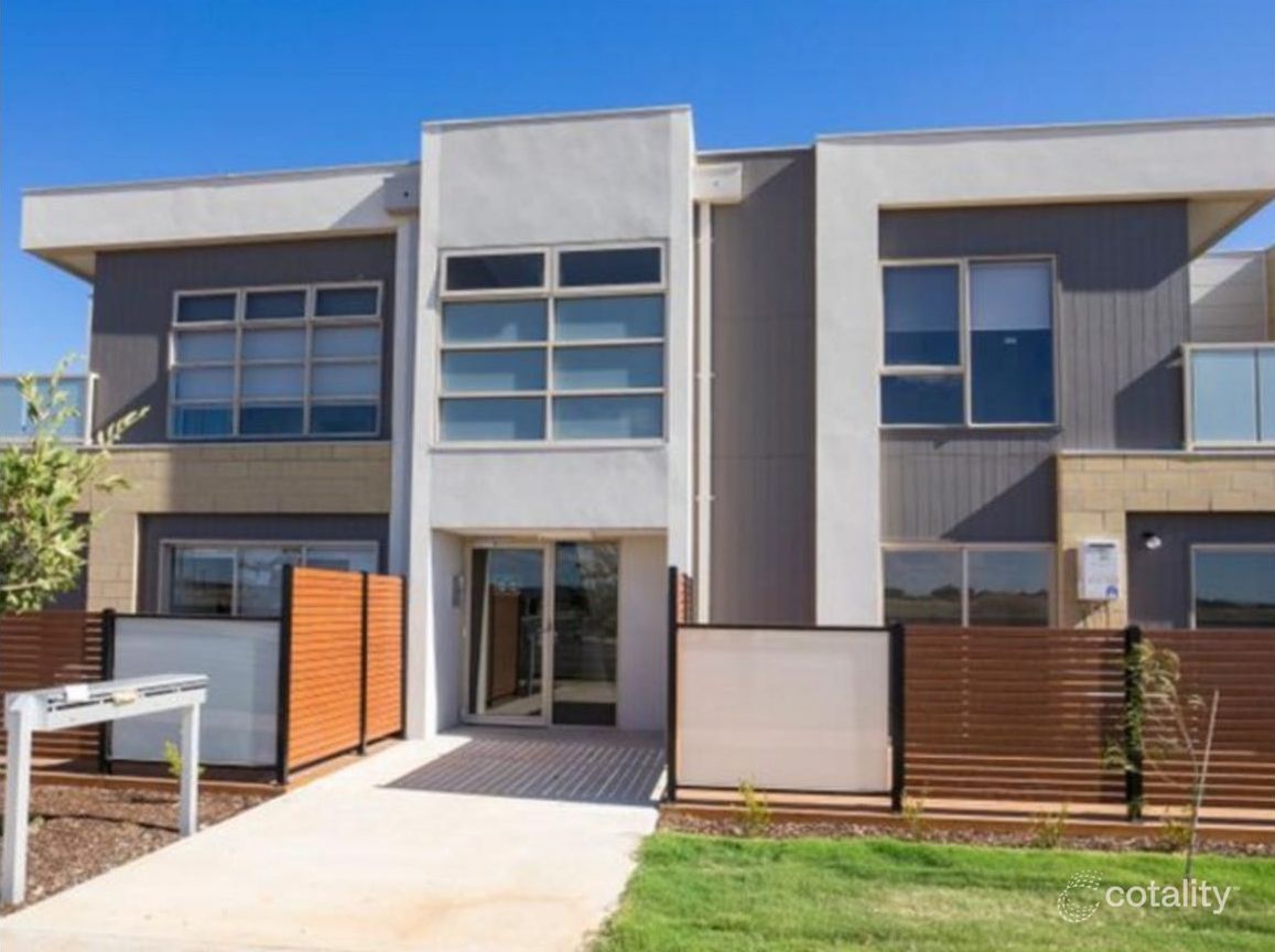 102/2 Rockgarden Dr, Truganina, VIC 3029