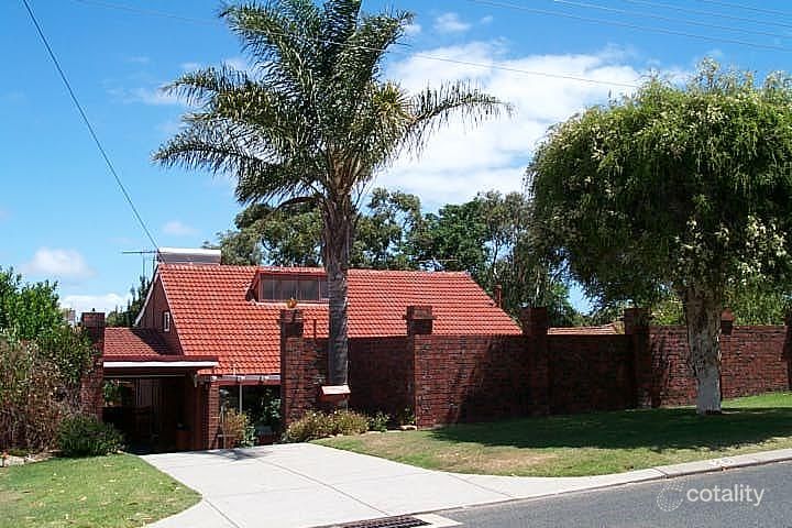 28 Hampton St, Karrinyup, WA 6018