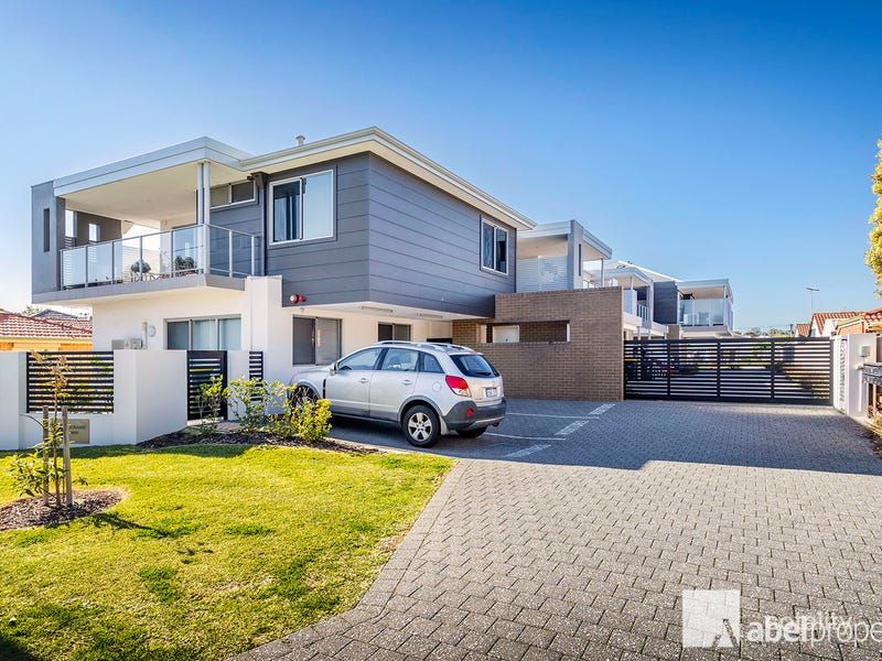 8/4 Wooramel Way, Nollamara, WA 6061