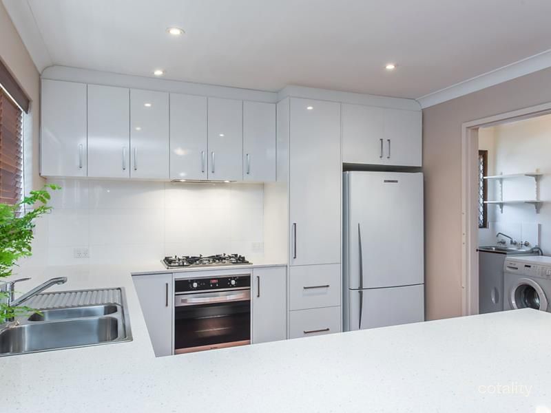 3 Redfin Cres, Beldon, WA 6027