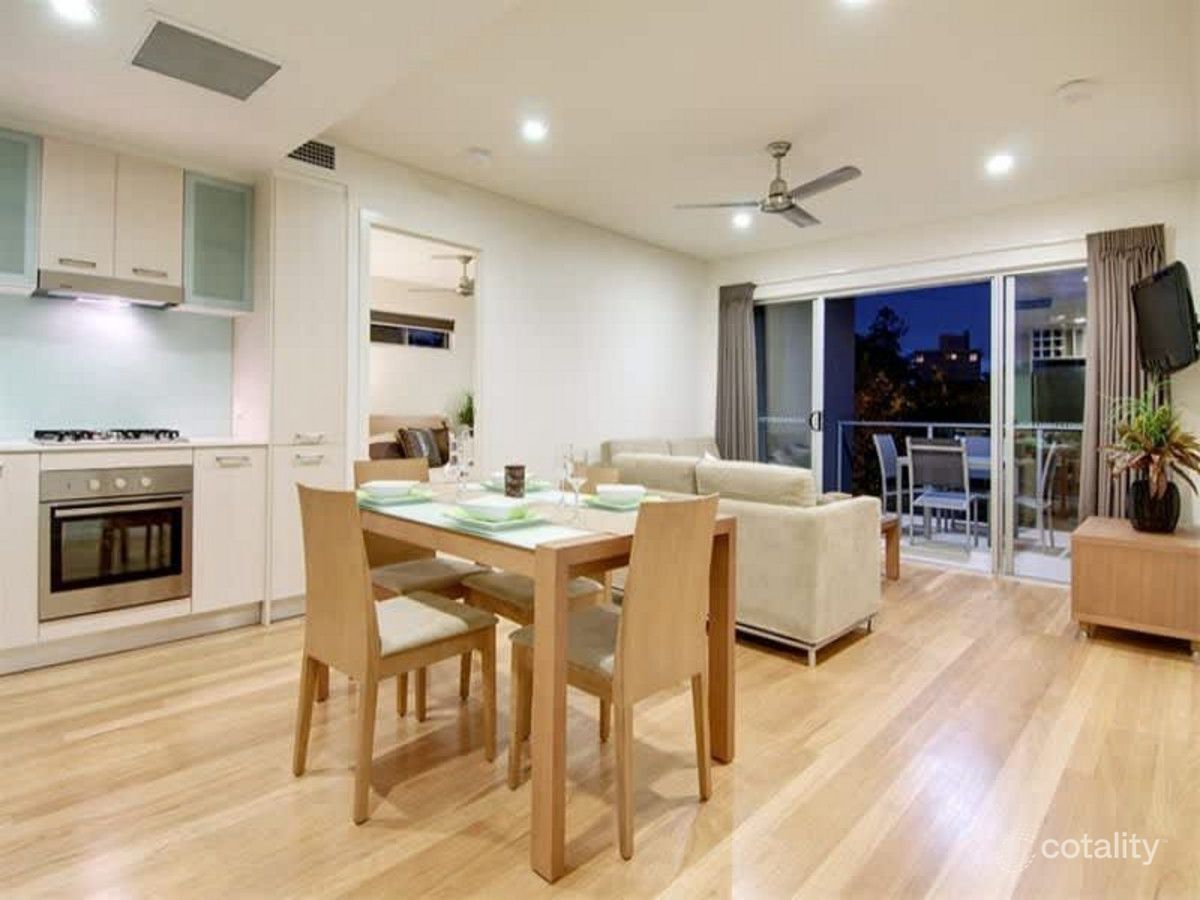 1/221 Sir Fred Schonell Dr, St Lucia, QLD 4067