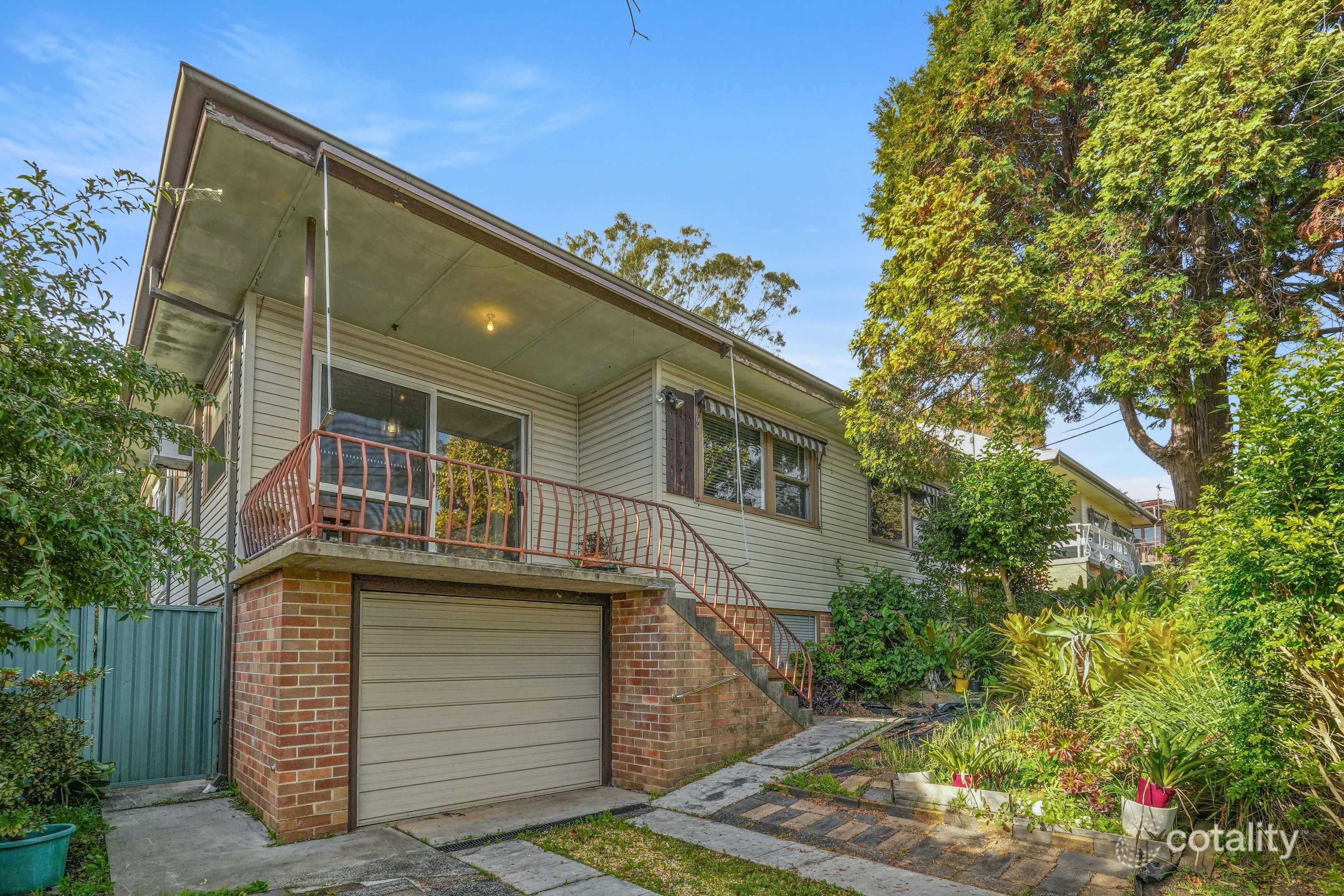 31 Day St, Wyoming, NSW 2250