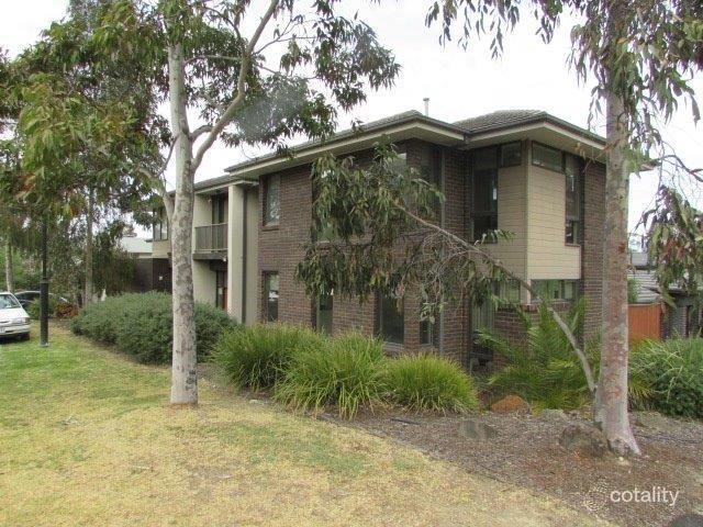 143 Ernest Jones Dr, Macleod, VIC 3085