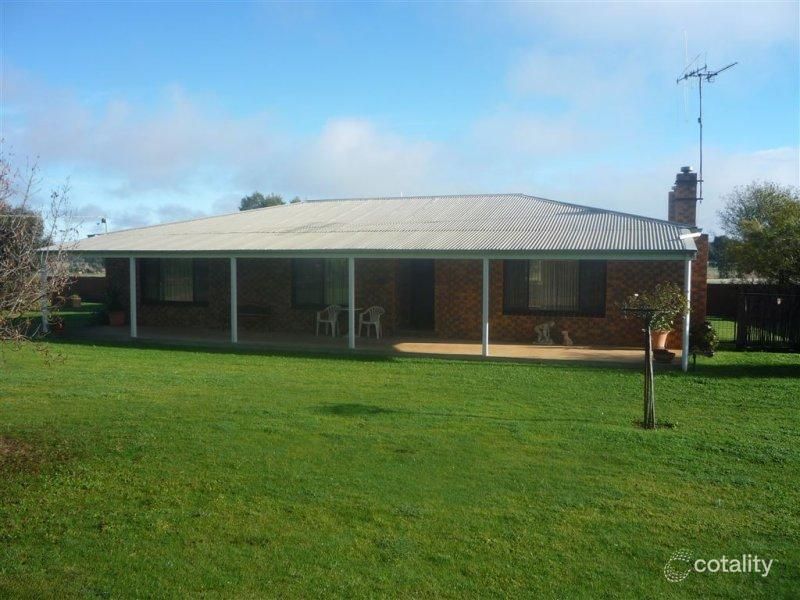 128 Murray Rd, Carapooee, VIC 3477