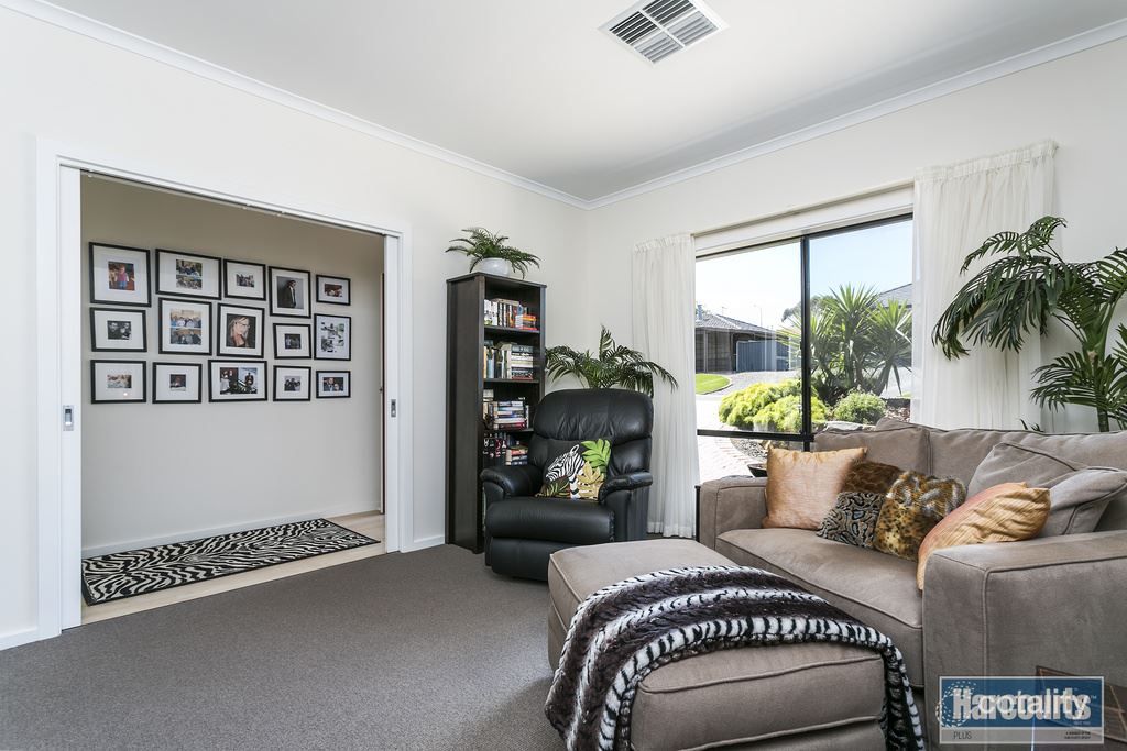 52 Vendale Dr, Flagstaff Hill, SA 5159
