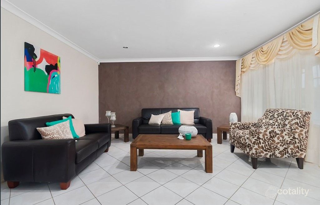 3 Drayton Pl, Edensor Park, NSW 2176