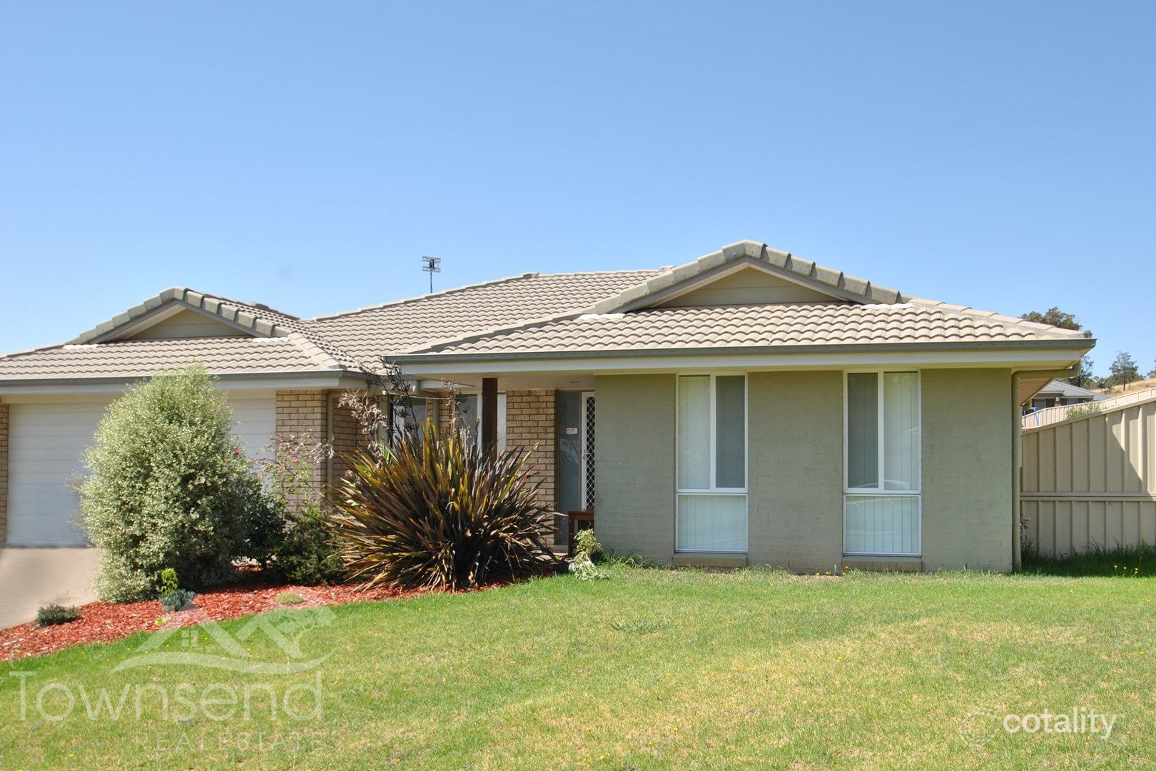 6 Lovejoy Ave, Blayney, NSW 2799