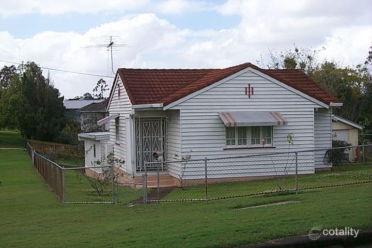 24 Raven St, Camp Hill, QLD 4152