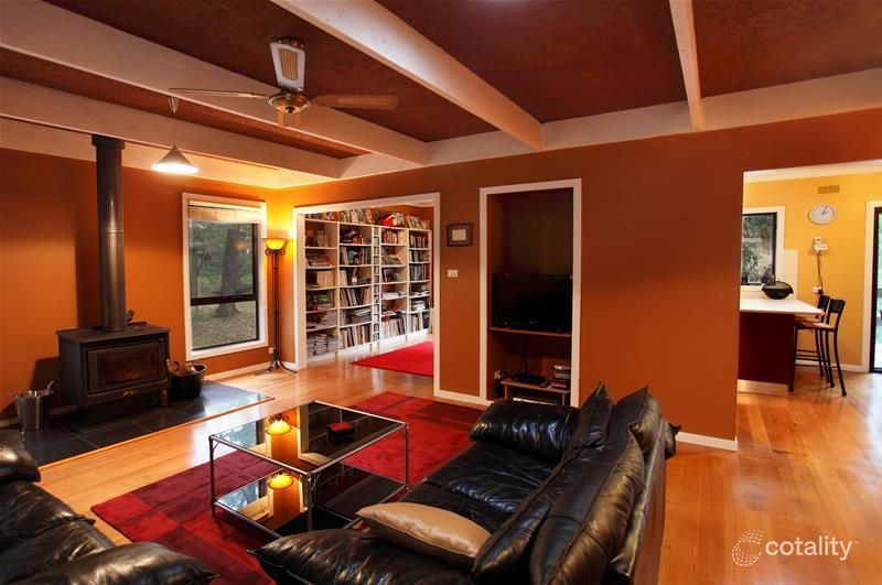 9 Old Golden Point Rd, Blackwood, VIC 3458