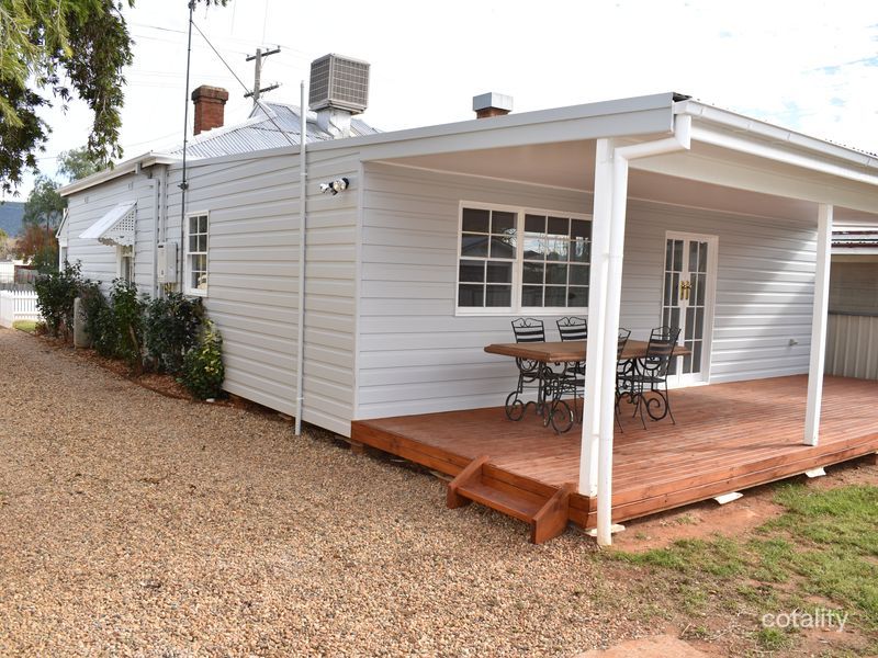 44 Arthur St, Wellington, NSW 2820