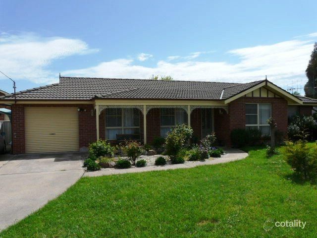 24 Parraweena Pl, Eglinton, NSW 2795