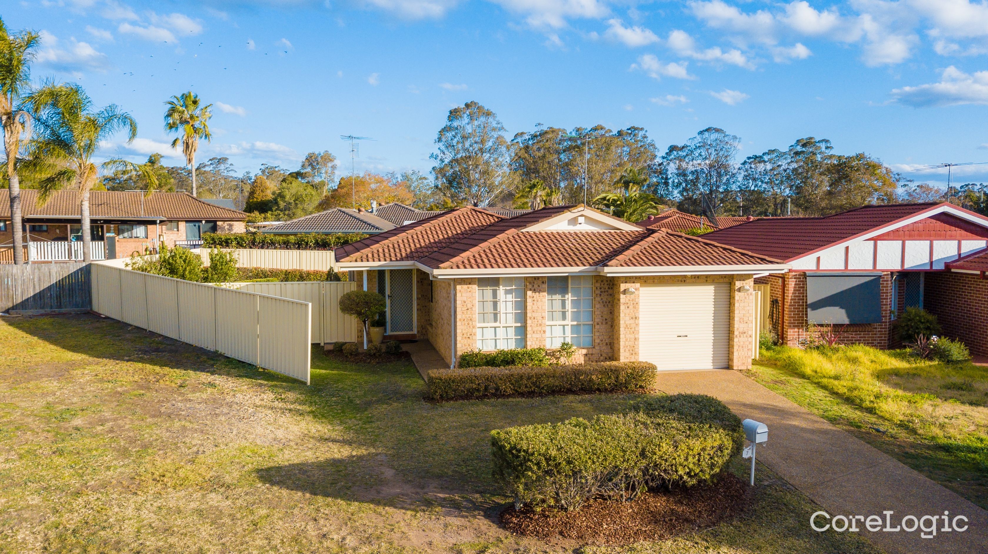 7 Poppy Pl, Macquarie Fields, NSW 2564