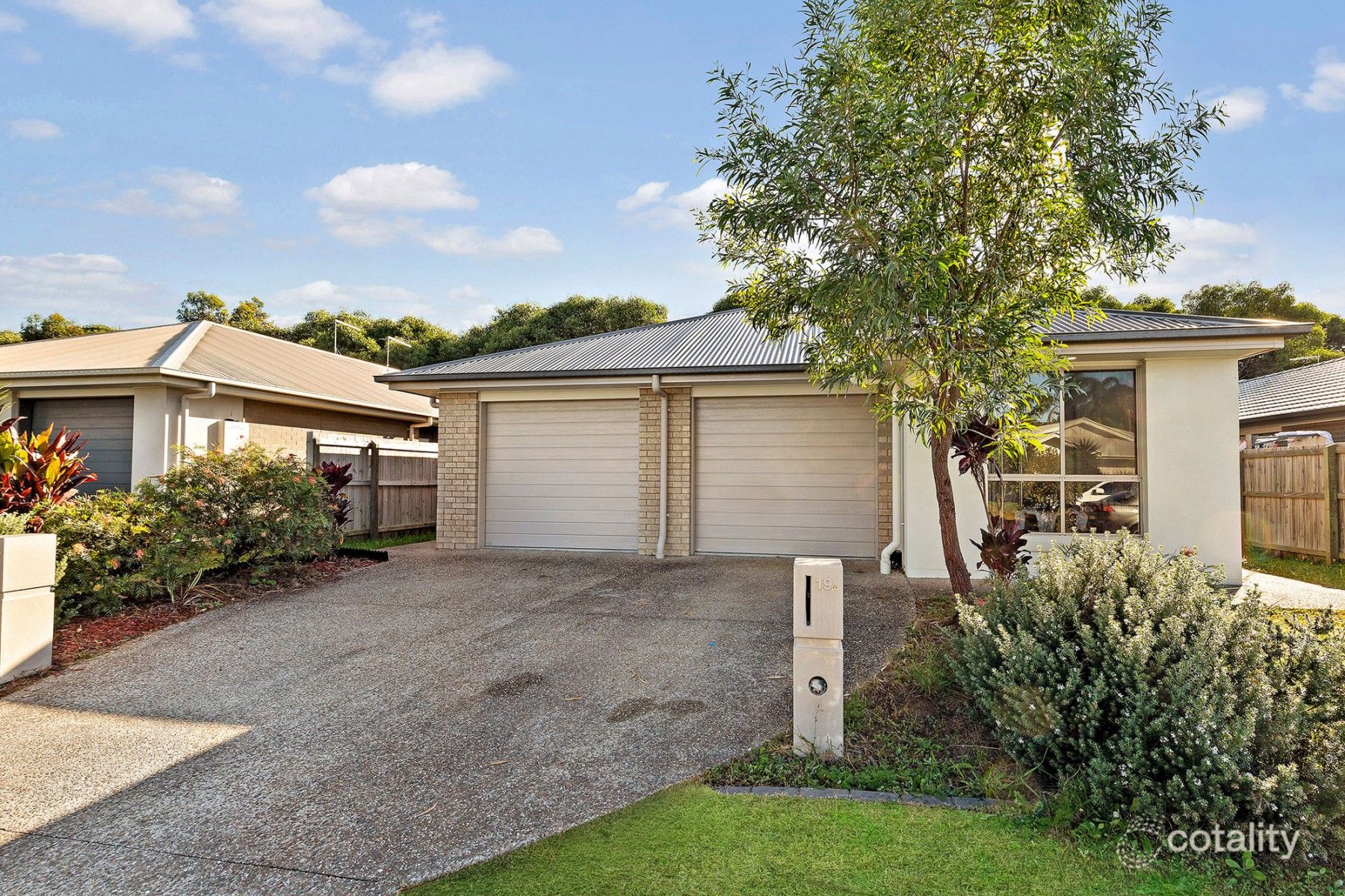 19 Daintree Ct, Park Ridge, QLD 4125