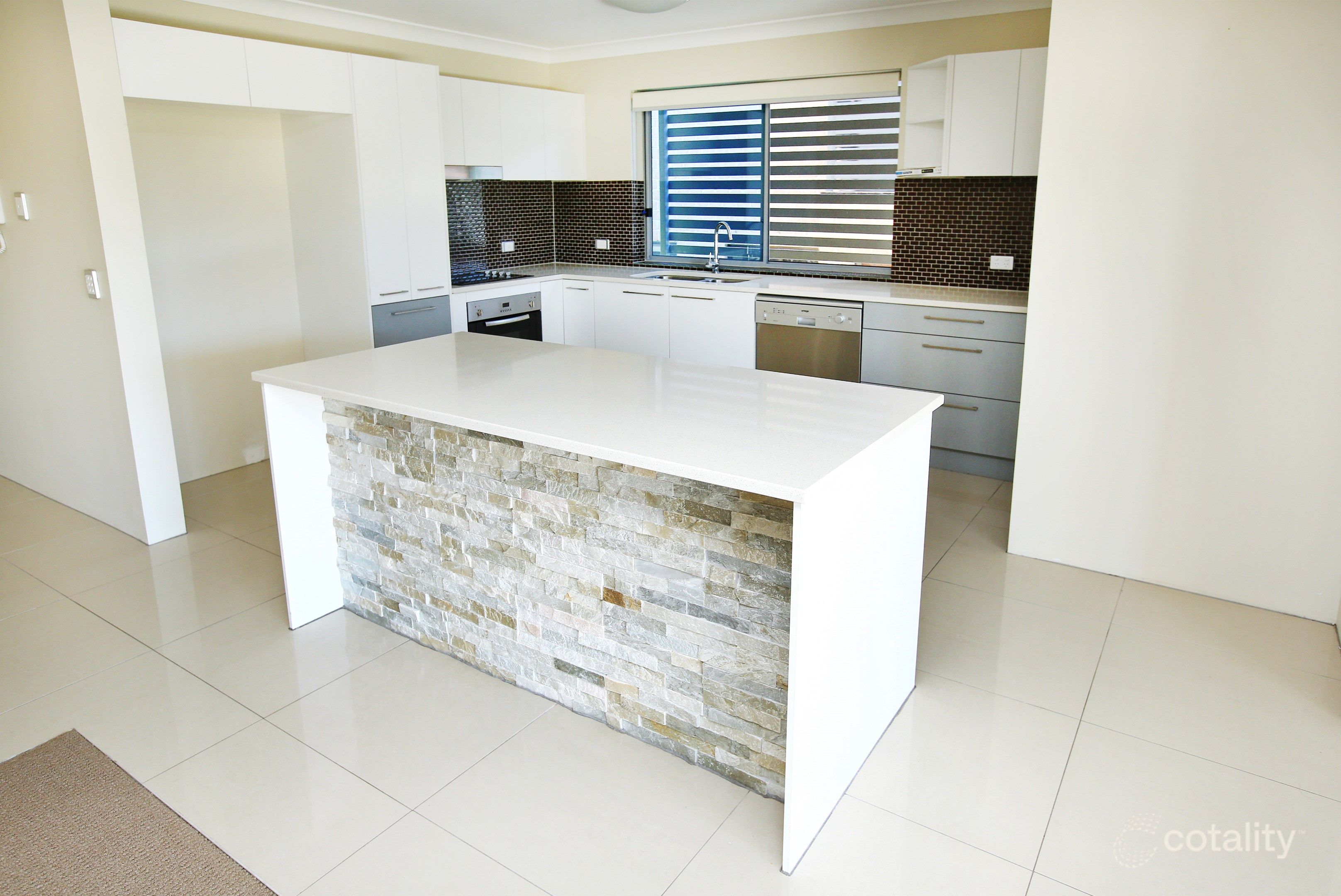 4/8-10 Georgina St, Woody Point, QLD 4019