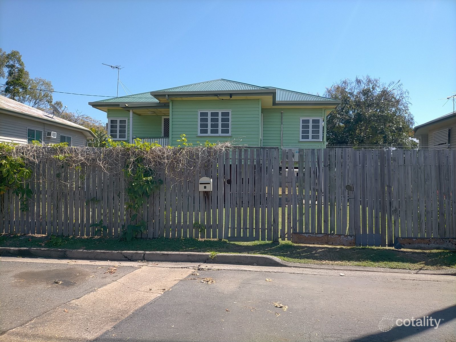 8 Birch St, Park Avenue, QLD 4701
