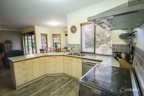 8 Rye Ct, Bovell, WA 6280