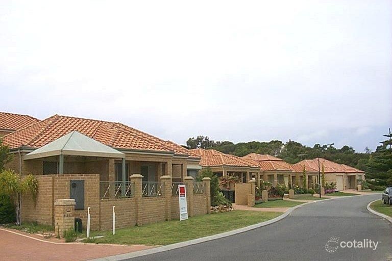 8/8 Centennial Gdns, Hillarys, WA 6025