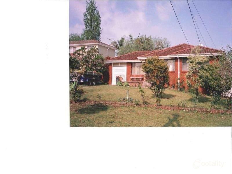 4 Kareela Cres, Greenacre, NSW 2190