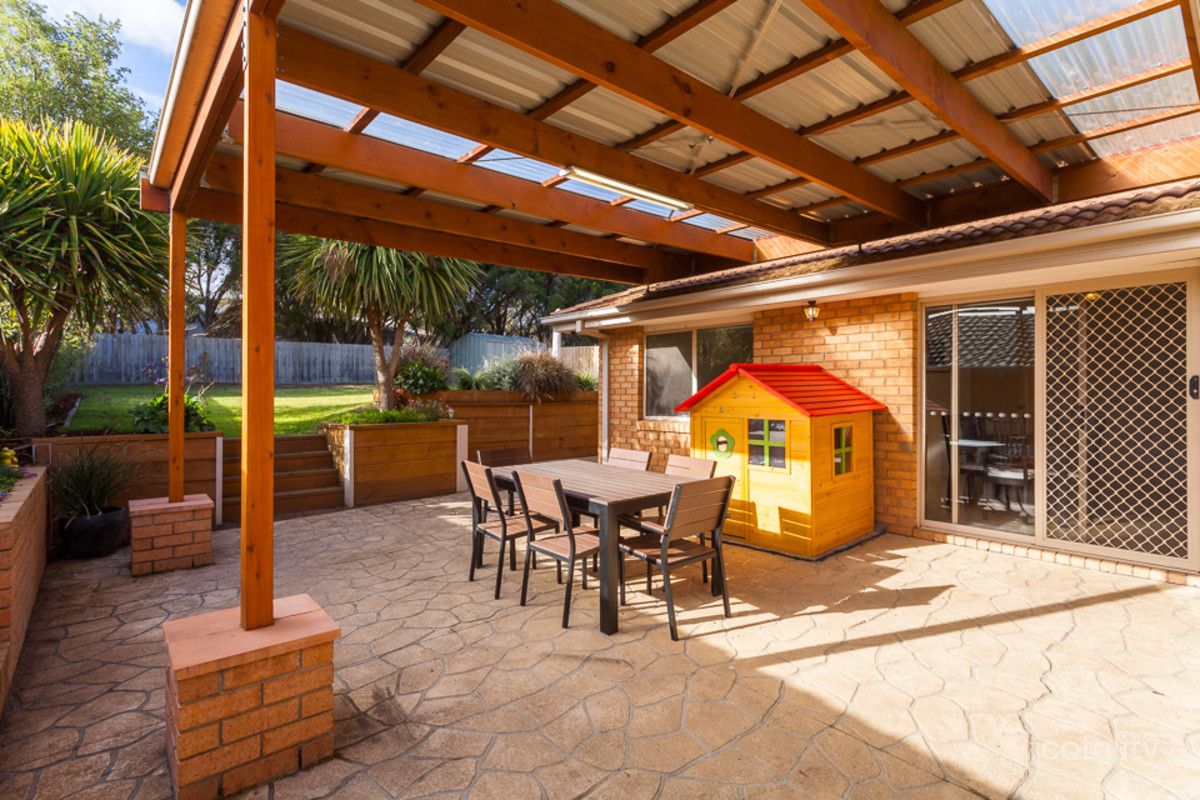 8 Beryl Ct, Skye, VIC 3977