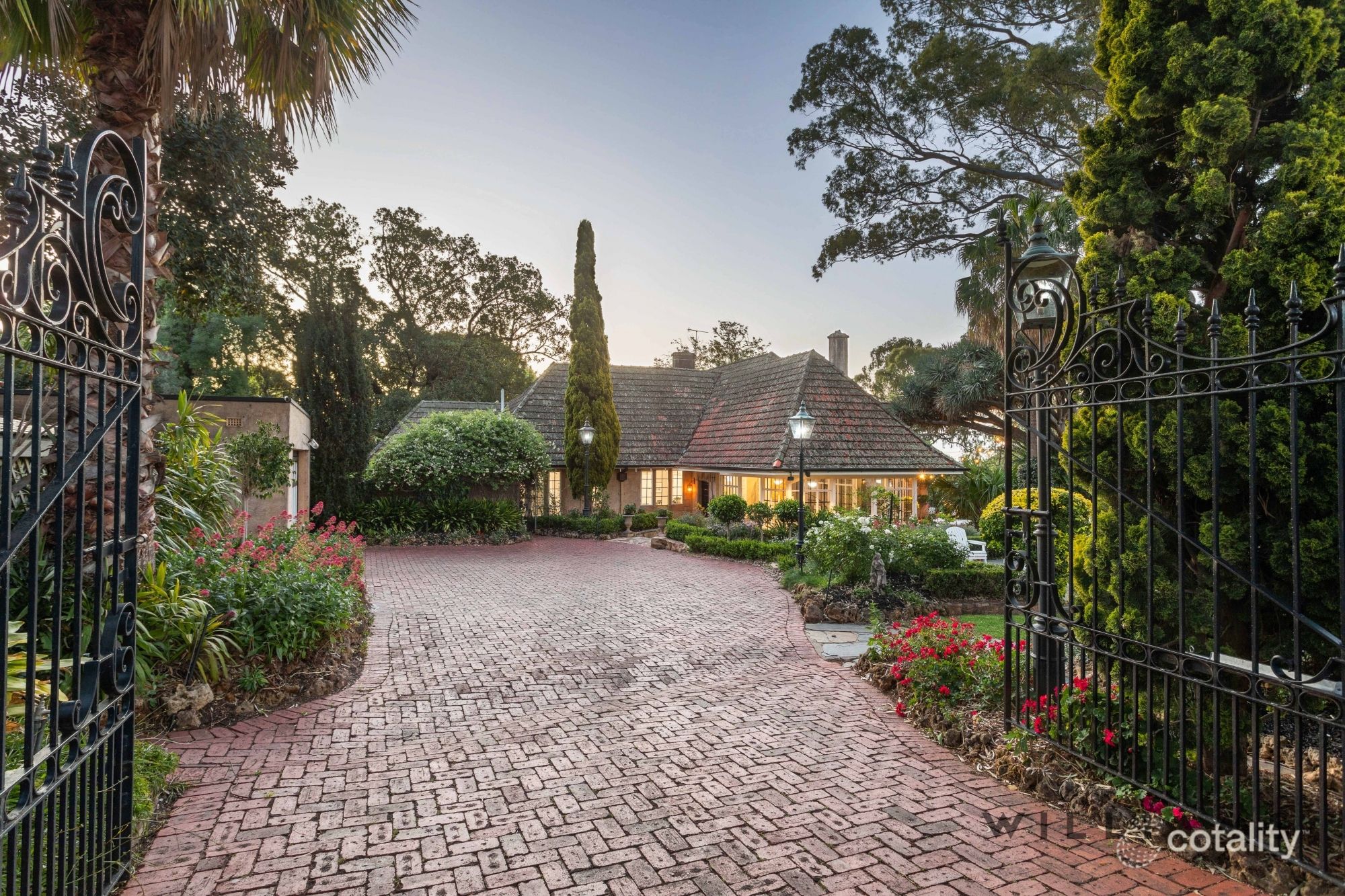 5 Carrick Hill Dr, Mitcham, SA 5062