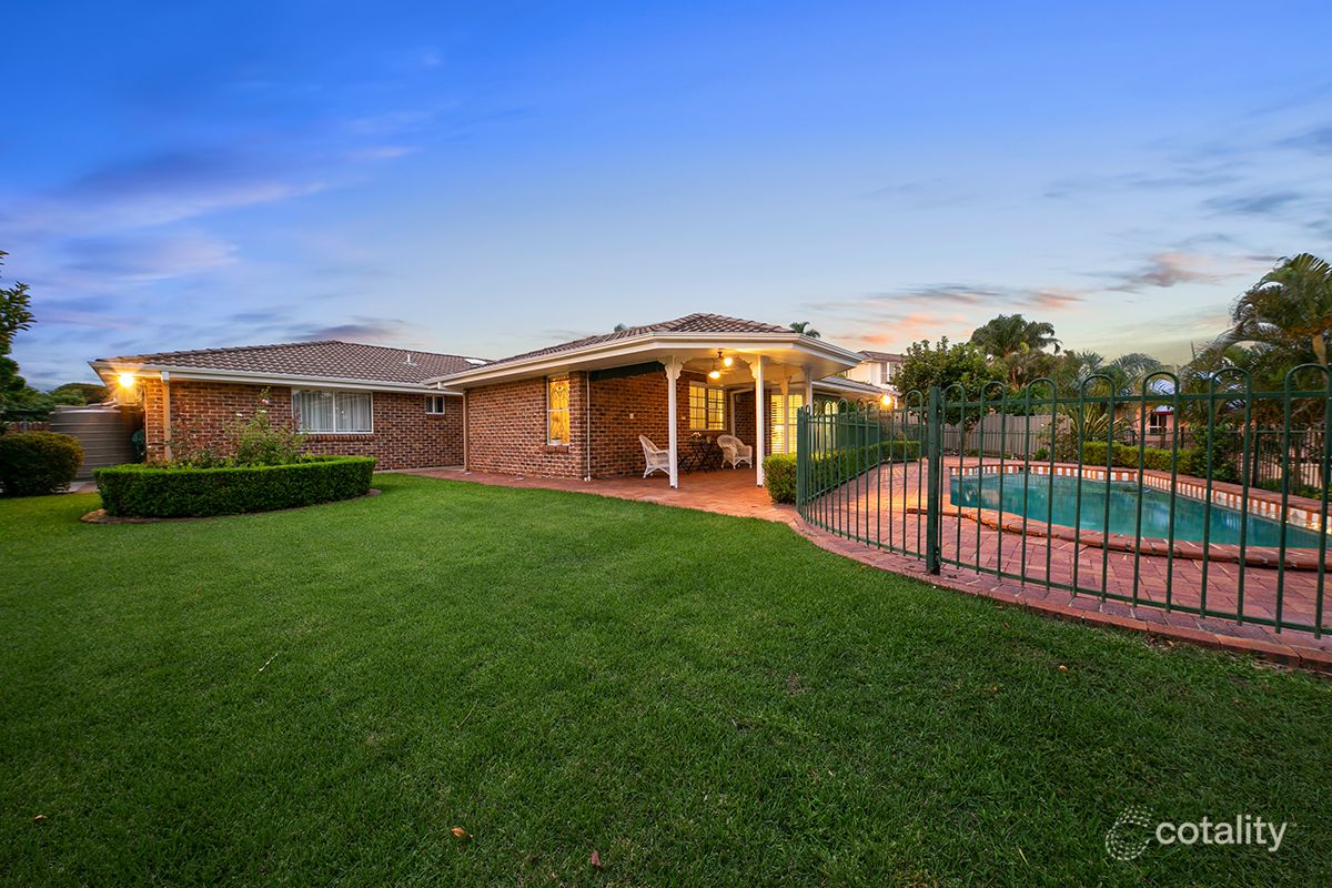 15 Bowles St, Mount Ommaney, QLD 4074