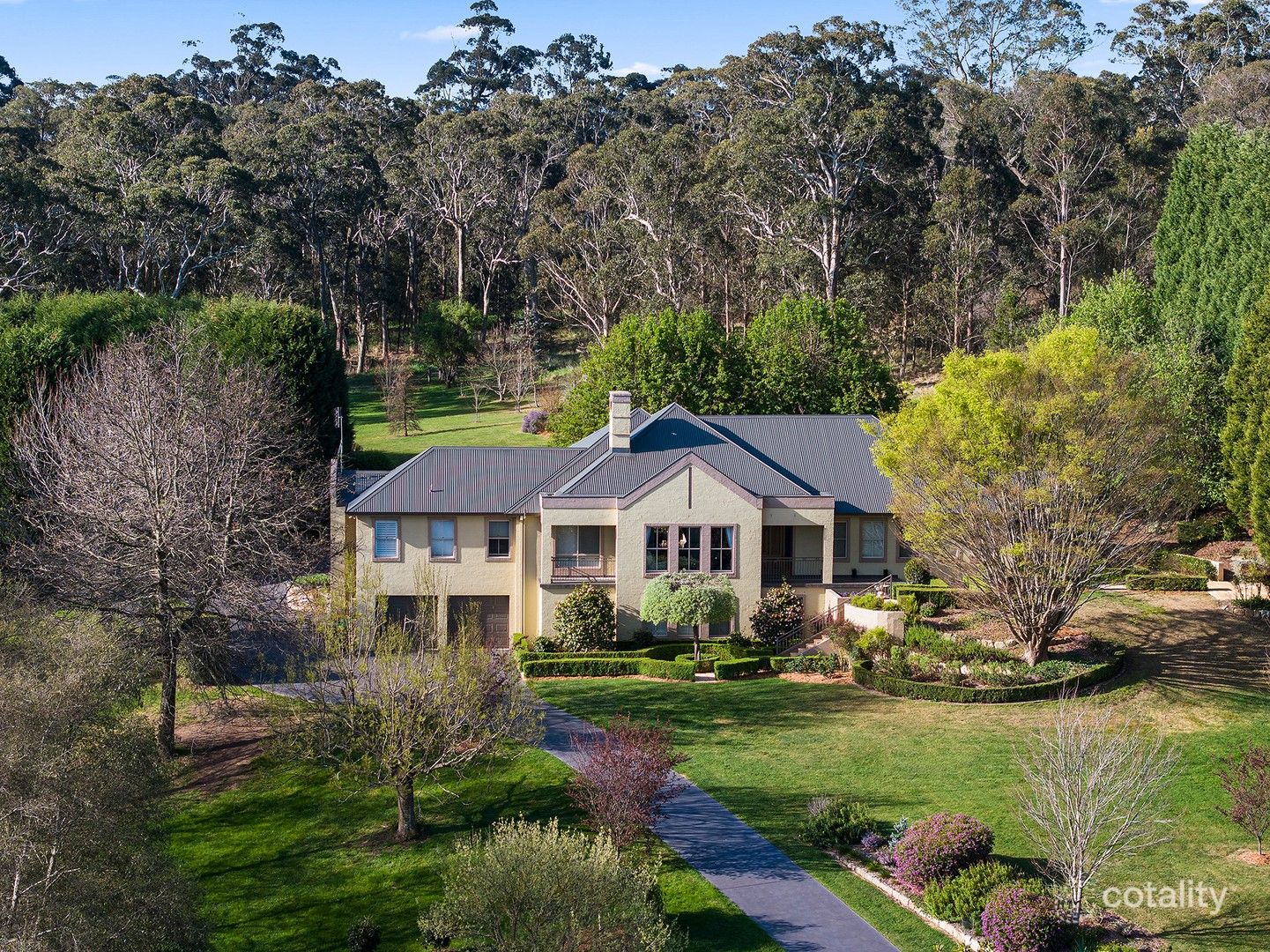 15 Carisbrooke Row, Bowral, NSW 2576