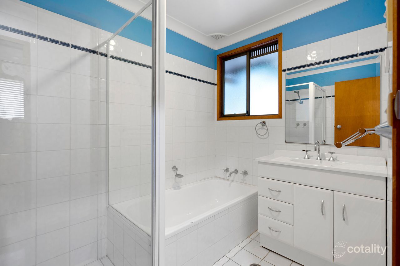 28 Centre Cres, Blaxland, NSW 2774