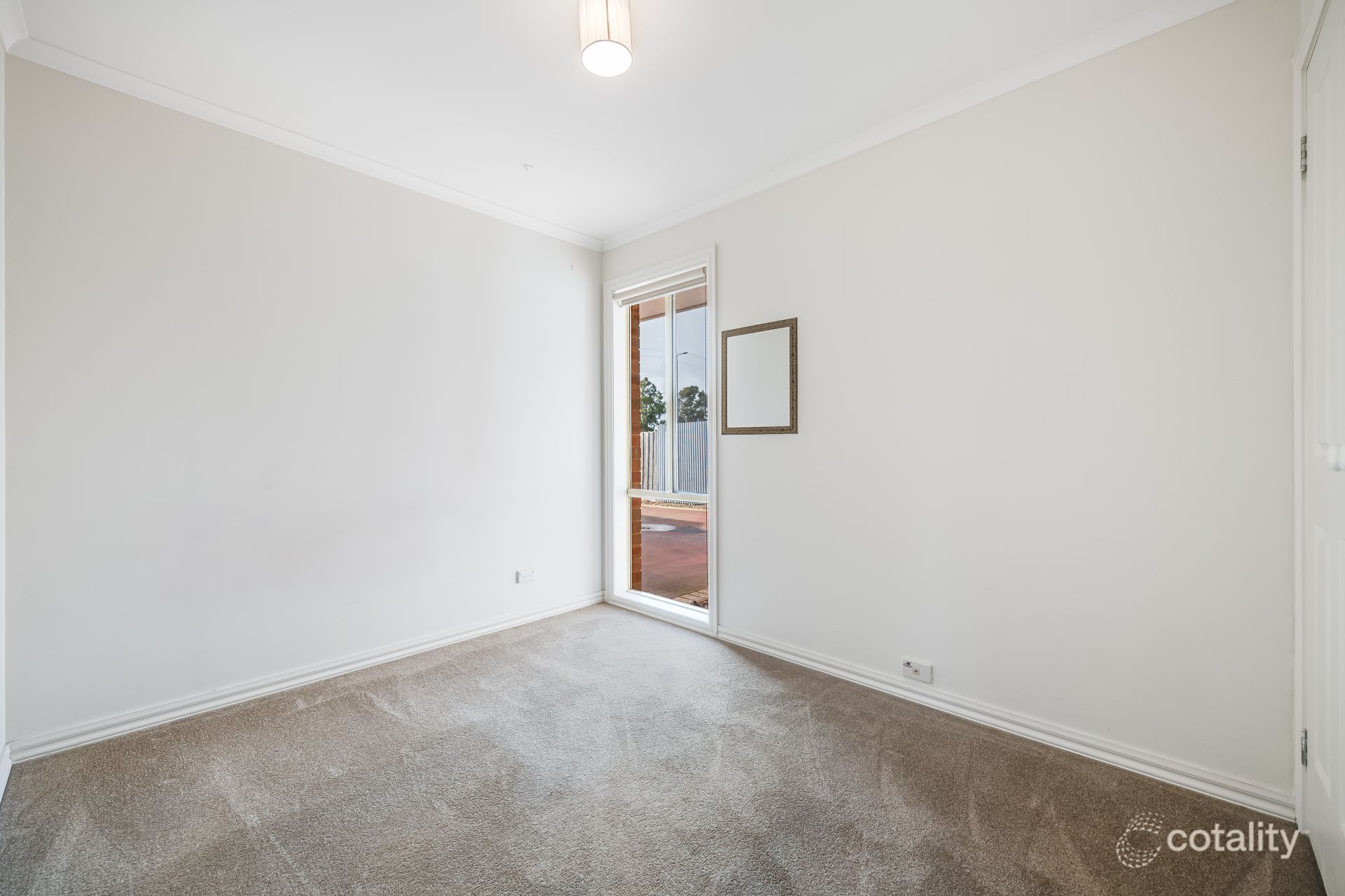 2/10 Darlington Gr, Sydenham, VIC 3037