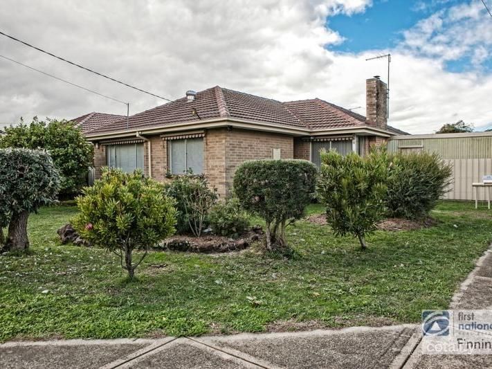 28 Lurline St, Cranbourne, VIC 3977