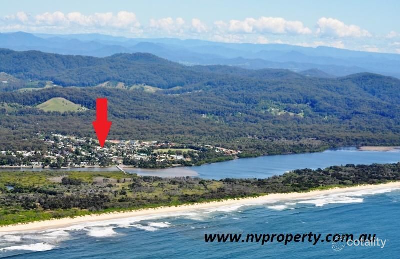 6 Sixth Ave, Stuarts Point, NSW 2441