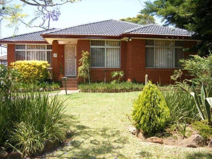 29 Curtis Cres, Moorebank, NSW 2170