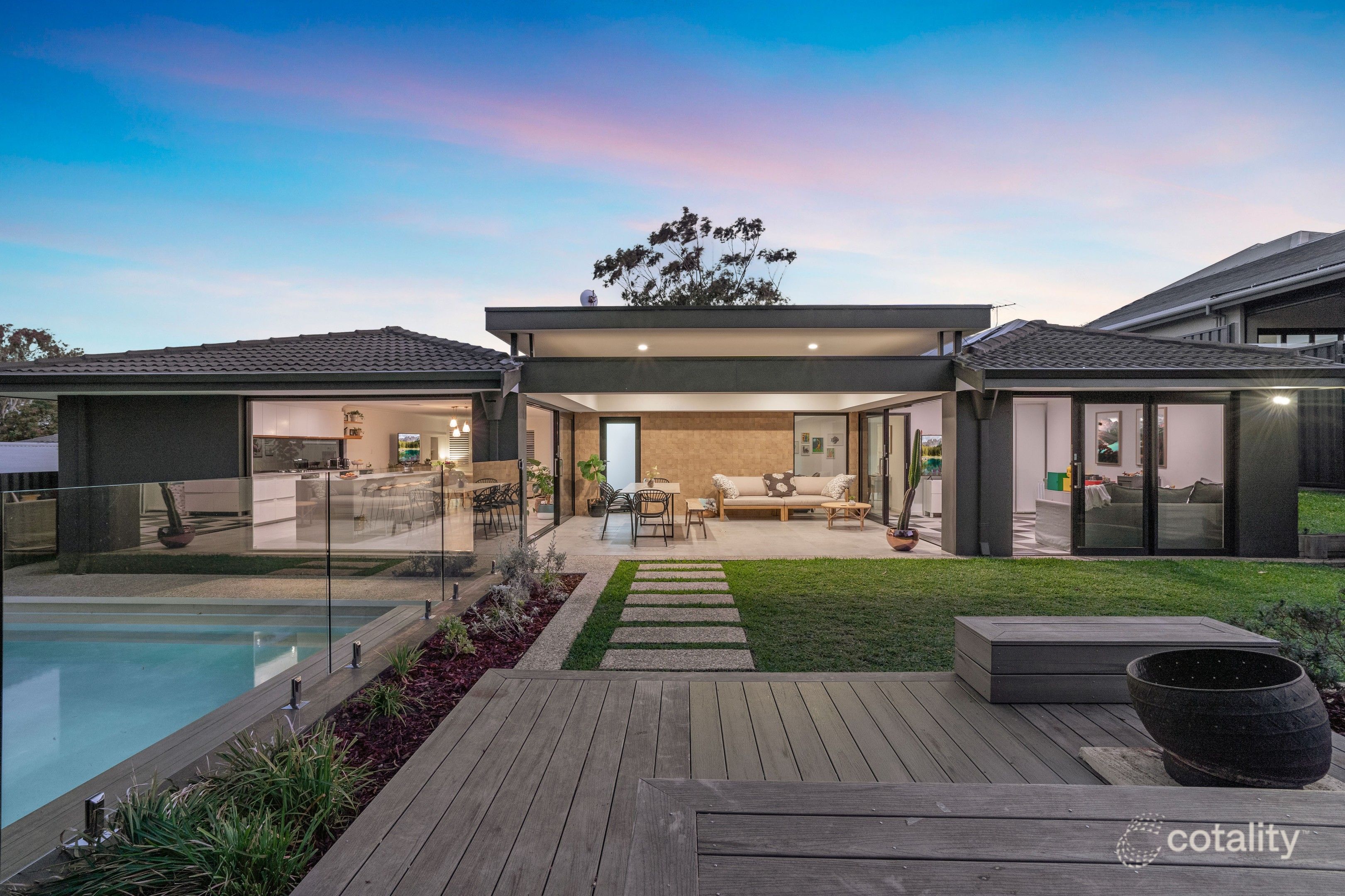 16 Tandarra Pl, Wembley Downs, WA 6019