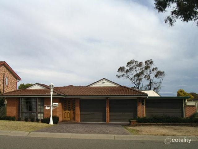 49 Pine Creek Cct, St Clair, NSW 2759