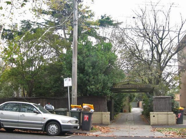 10/4 Dickens St, Elwood, VIC 3184