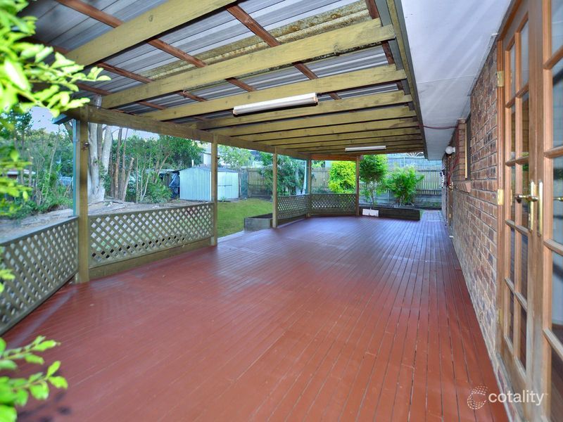 28 W G Hayden Dr, Collingwood Park, QLD 4301