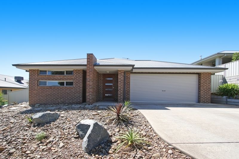 6 Dempster Pl, Leneva, VIC 3691