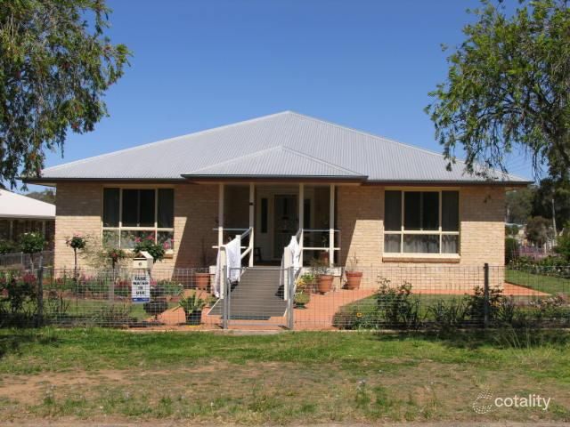 17 James St, Crows Nest, QLD 4355