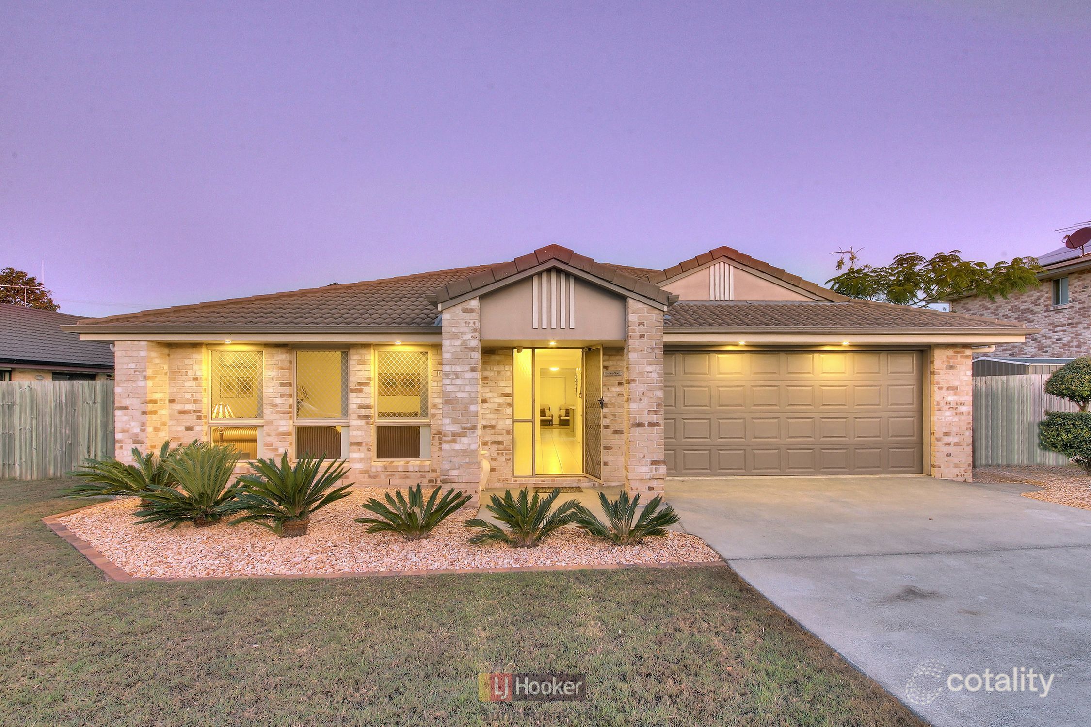 42 Paul Dr, Regents Park, QLD 4118