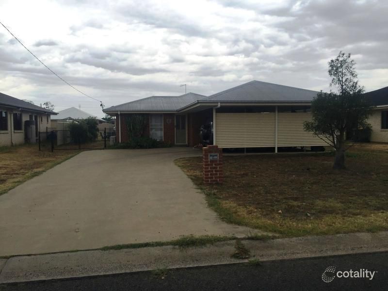 6 Lee St, Miles, QLD 4415