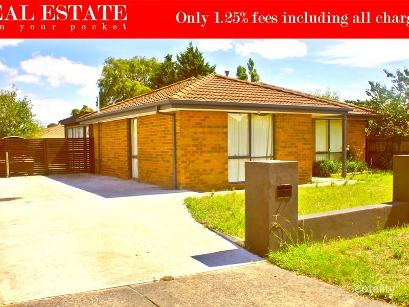 17 Denham Cres, Cranbourne North, VIC 3977