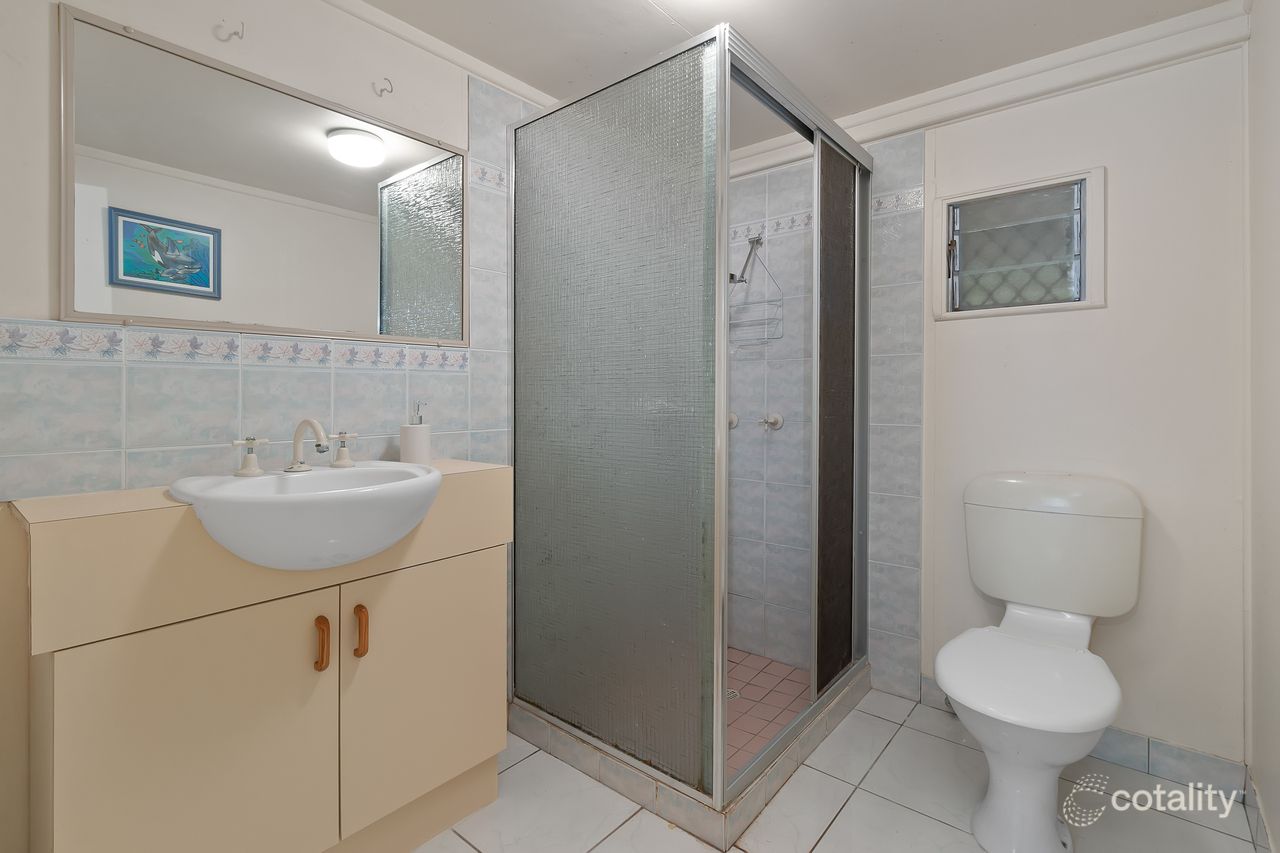 11 Owarra Ave E, Ferny Hills, QLD 4055