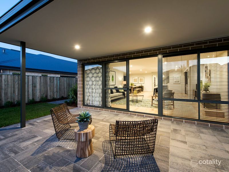 8 Rockvale Cres, Harrisdale, WA 6112