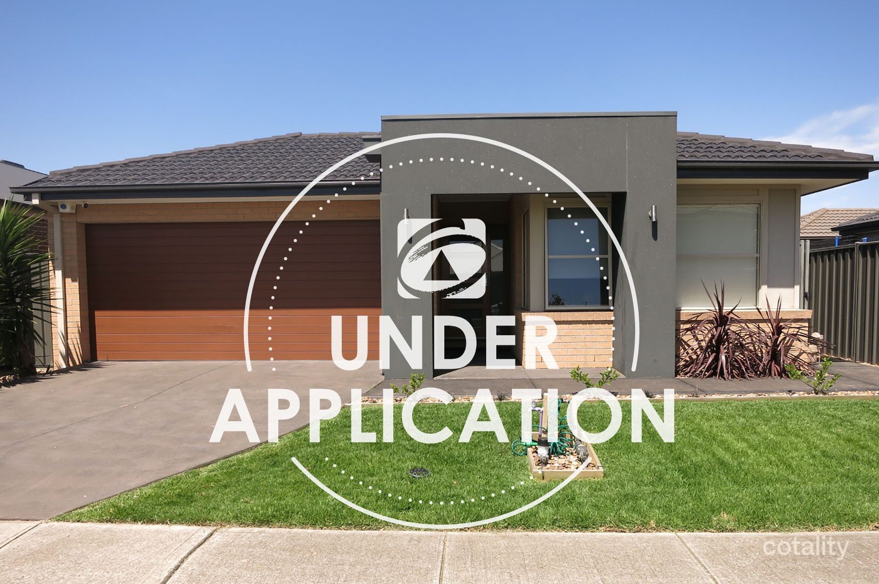 28 Chagall Pde, Clyde North, VIC 3978