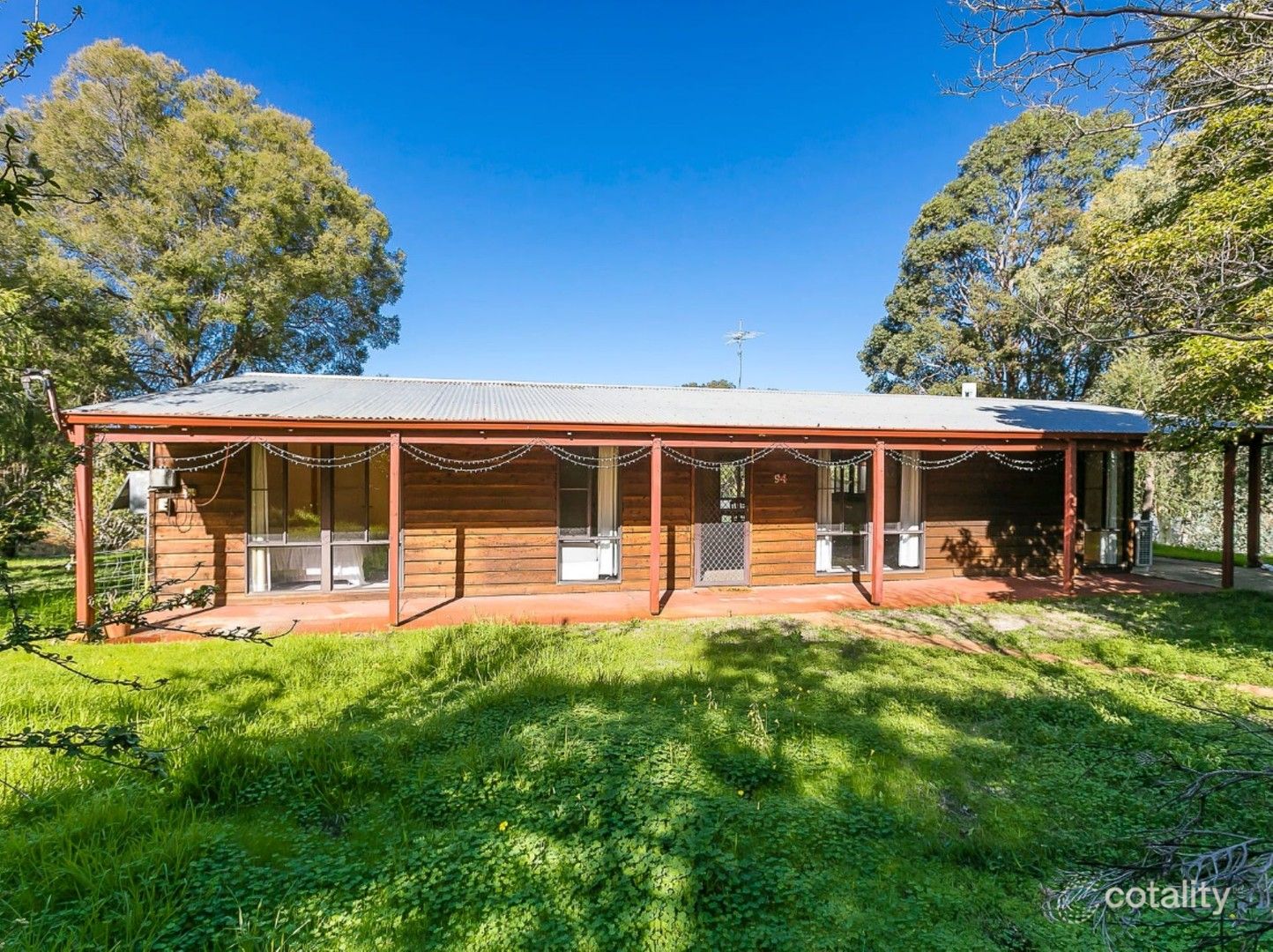 94 Robinson St, Gingin, WA 6503