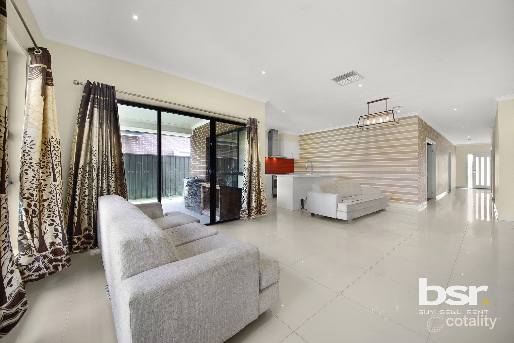 15 Spirited Cct, Craigieburn, VIC 3064